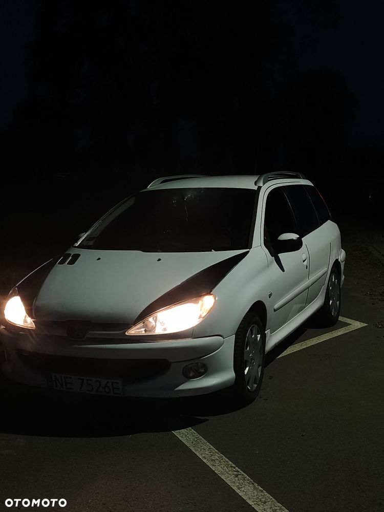 Peugeot 206 1.6 XT - 1