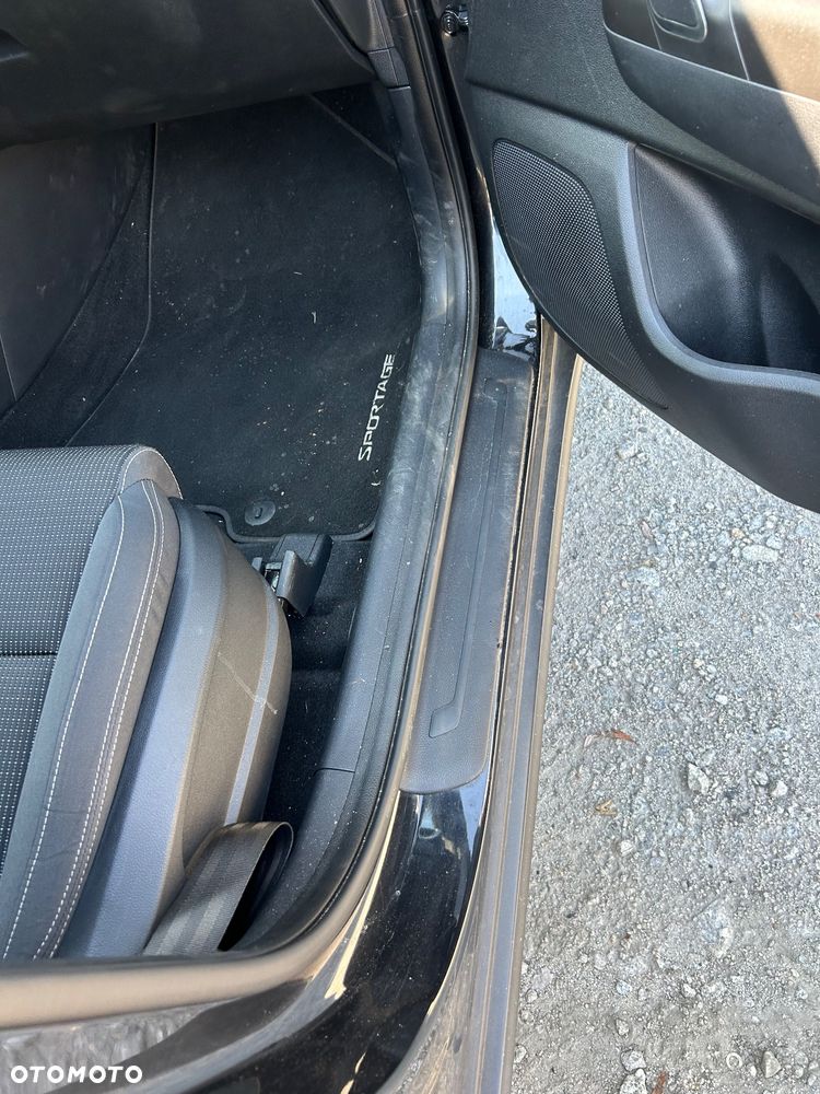 Kia Sportage 1.6 GDI Black Edition 2WD - 25