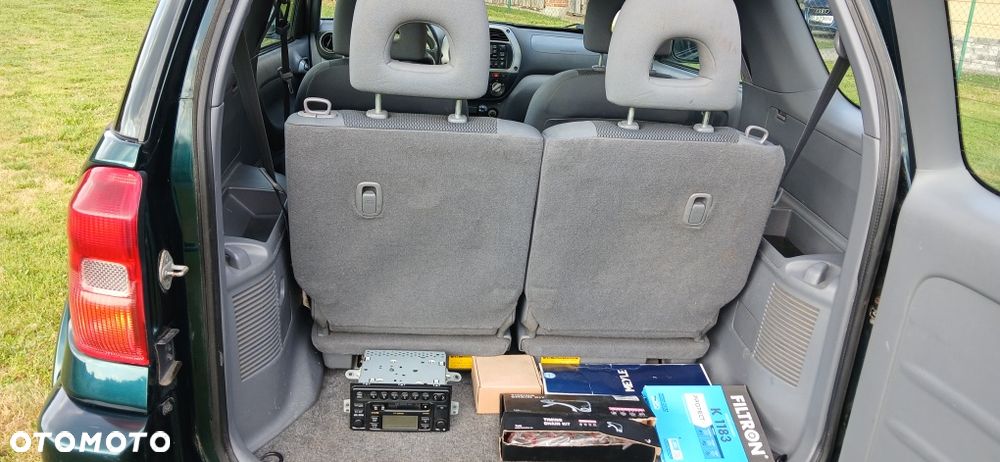 Toyota RAV4 - 8