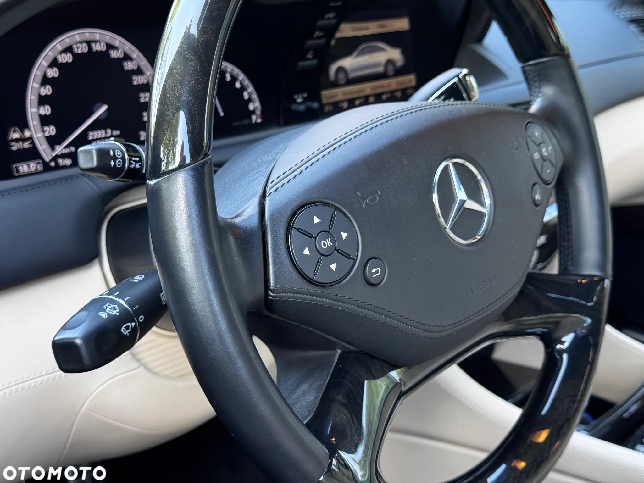 Mercedes-Benz CL 500 4-Matic BlueEff - 25