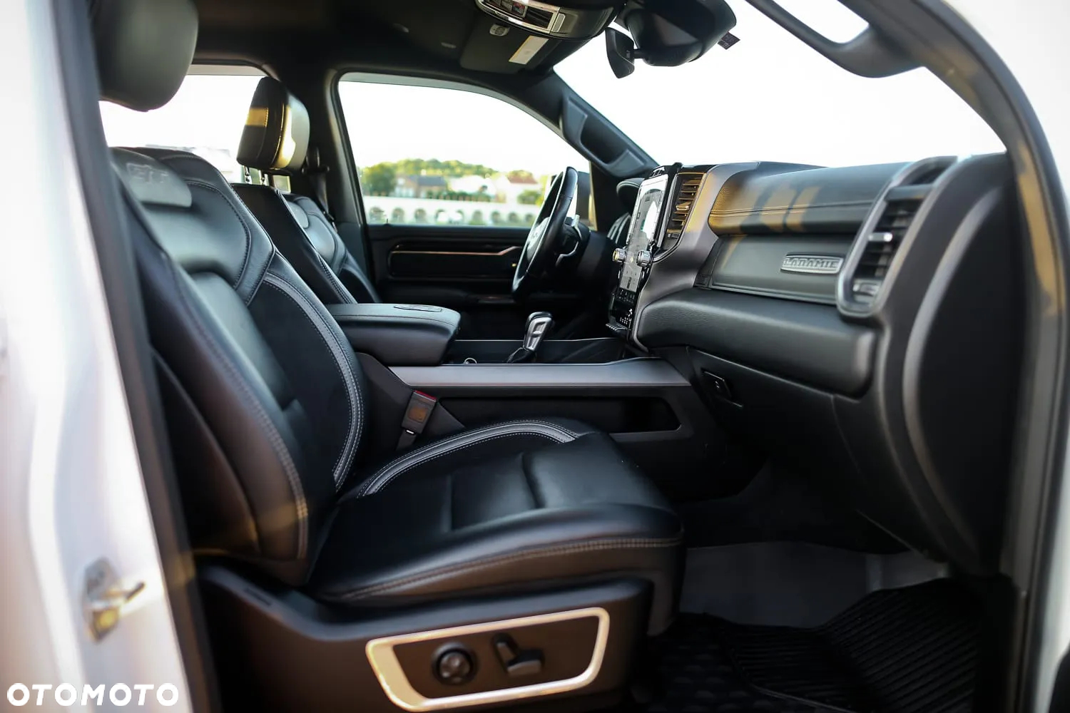 RAM 1500 Crew Cab Laramie - 21