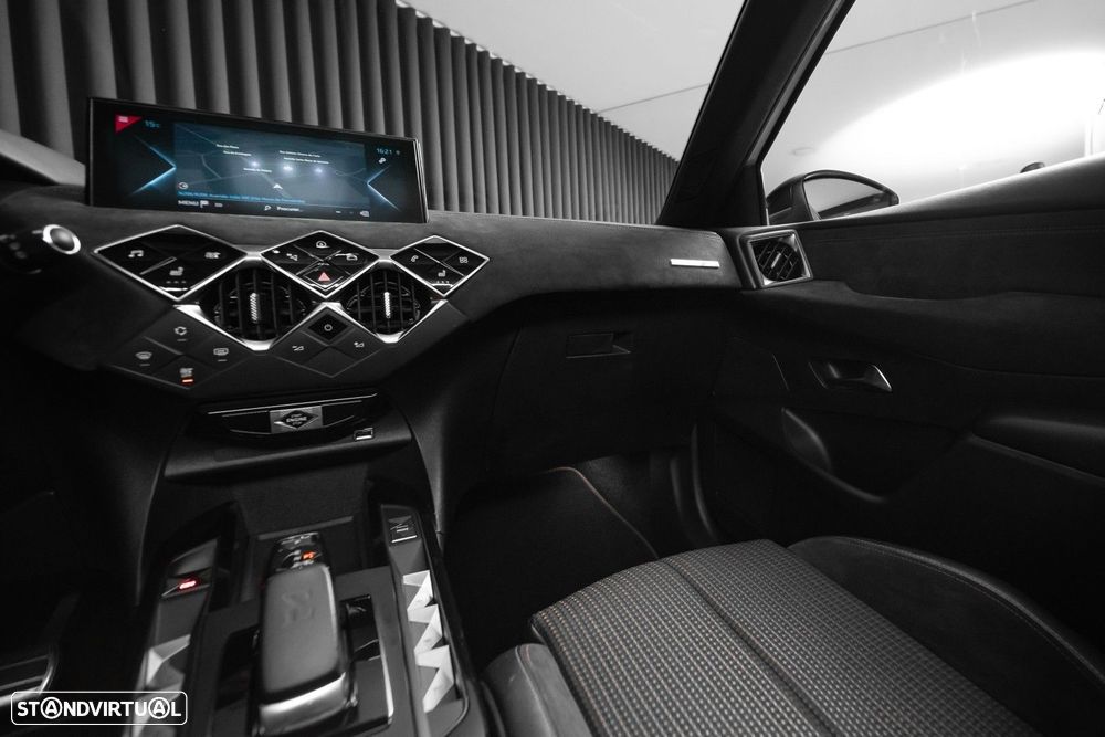 DS DS3 Crossback E-TENSE PERFORMANCE LINE - 14