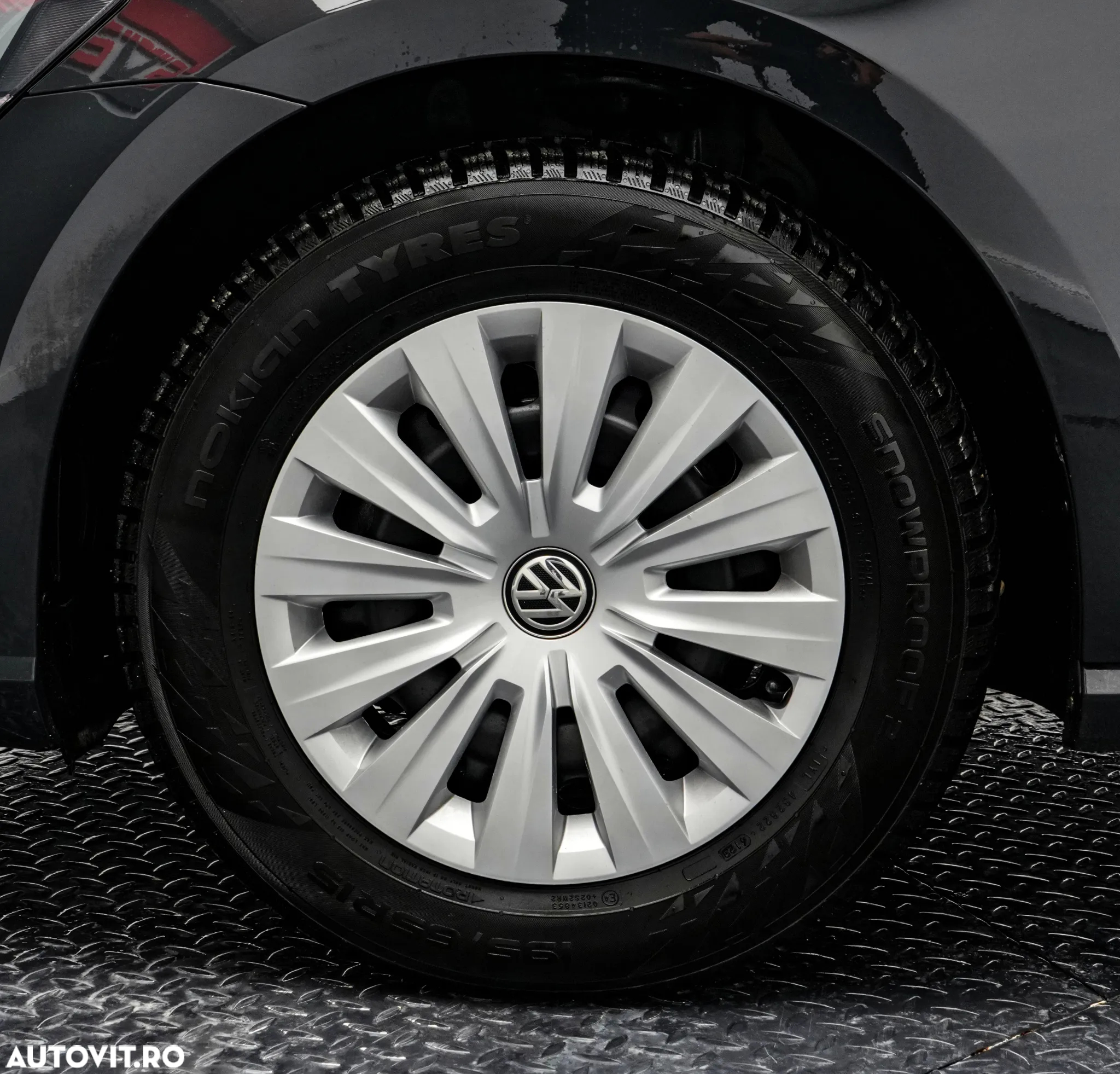 Volkswagen Golf 1.6 TDI Comfortline - 28