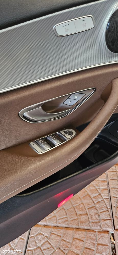 Mercedes-Benz Klasa E 220 d 4-Matic Business Edition 9G-TRONIC - 17