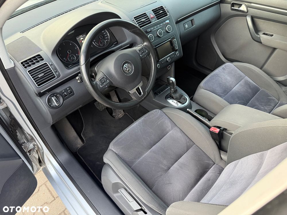 Volkswagen Touran 2.0 TDI DSG Highline - 11