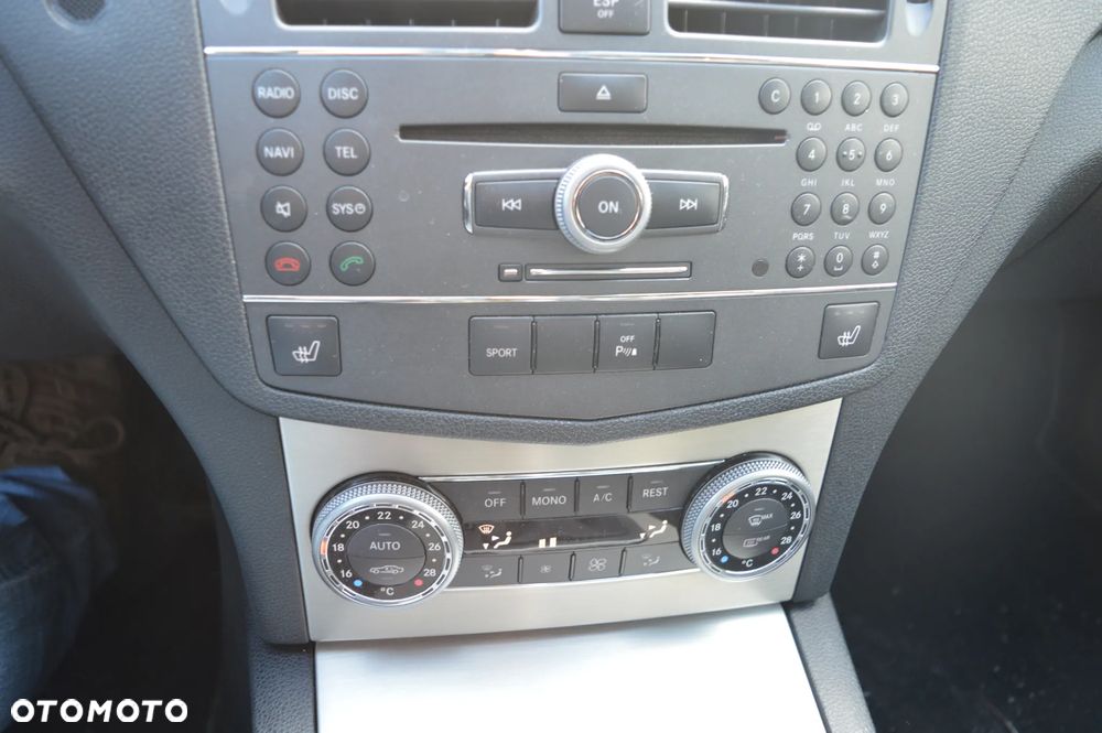 Mercedes-Benz Klasa C 280 7G-TRONIC Avantgarde Sport Edition - 26