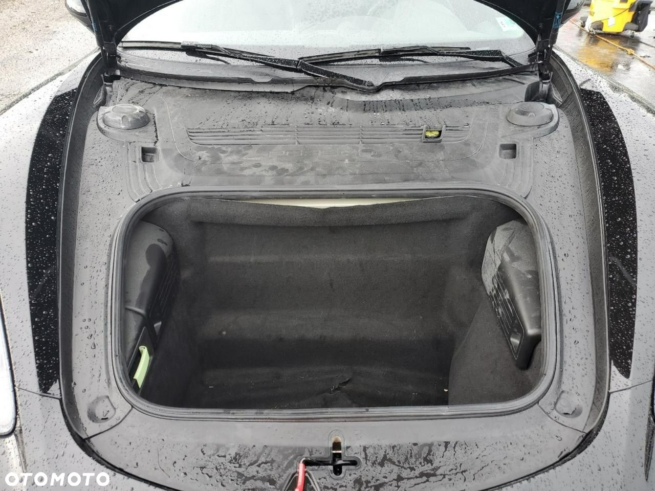 Porsche 718 Cayman - 13