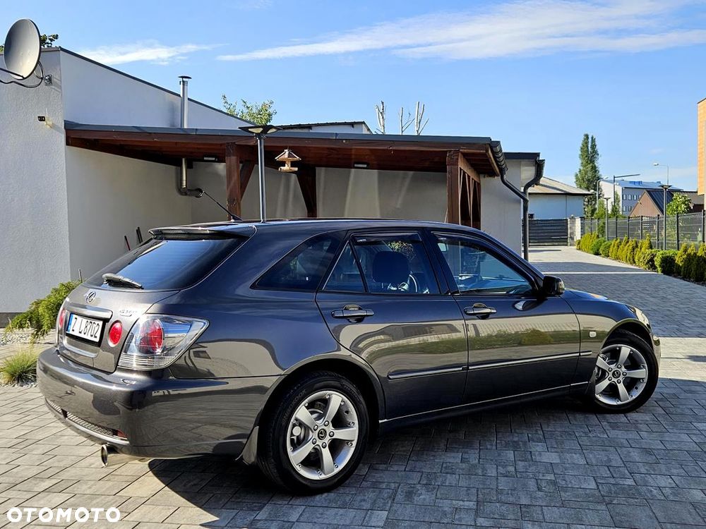 Lexus IS 200 SC Prestige - 12