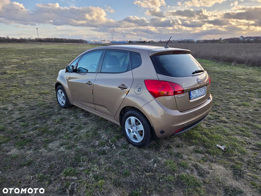 Kia Venga - 29