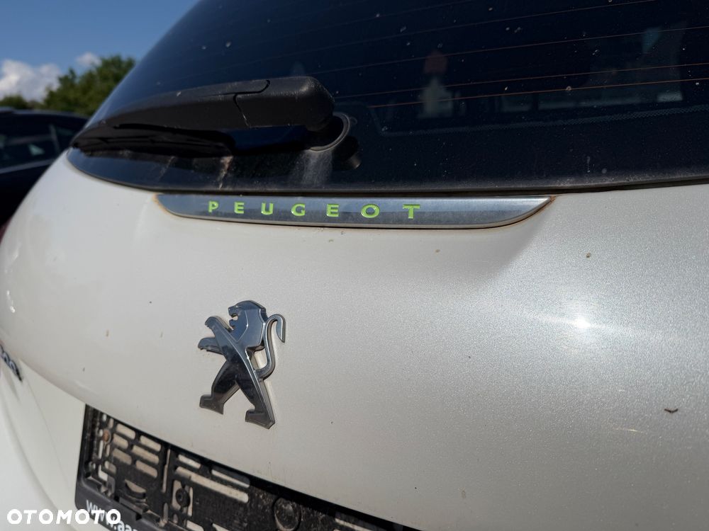 Peugeot 208 - 11