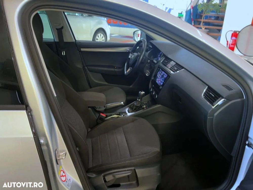 Skoda Octavia 1.6 TDI DSG Soleil - 5