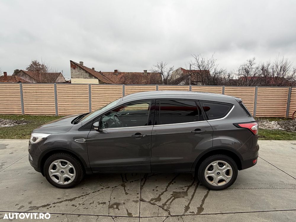 Ford Kuga - 10