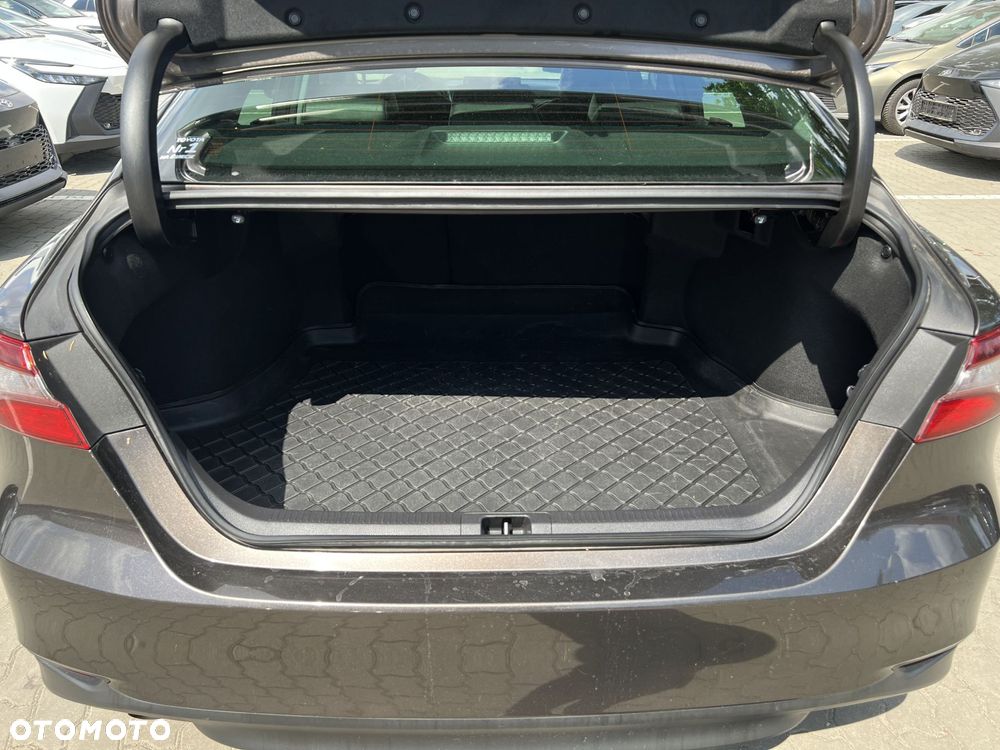 Toyota Camry 2.5 Hybrid Prestige CVT - 19