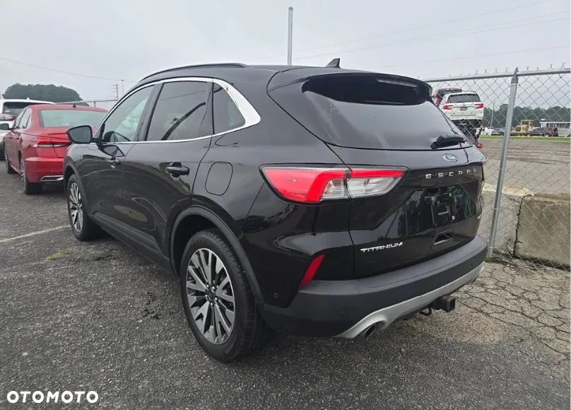Ford Escape 2.0 EcoBoost AWD Titanium - 5