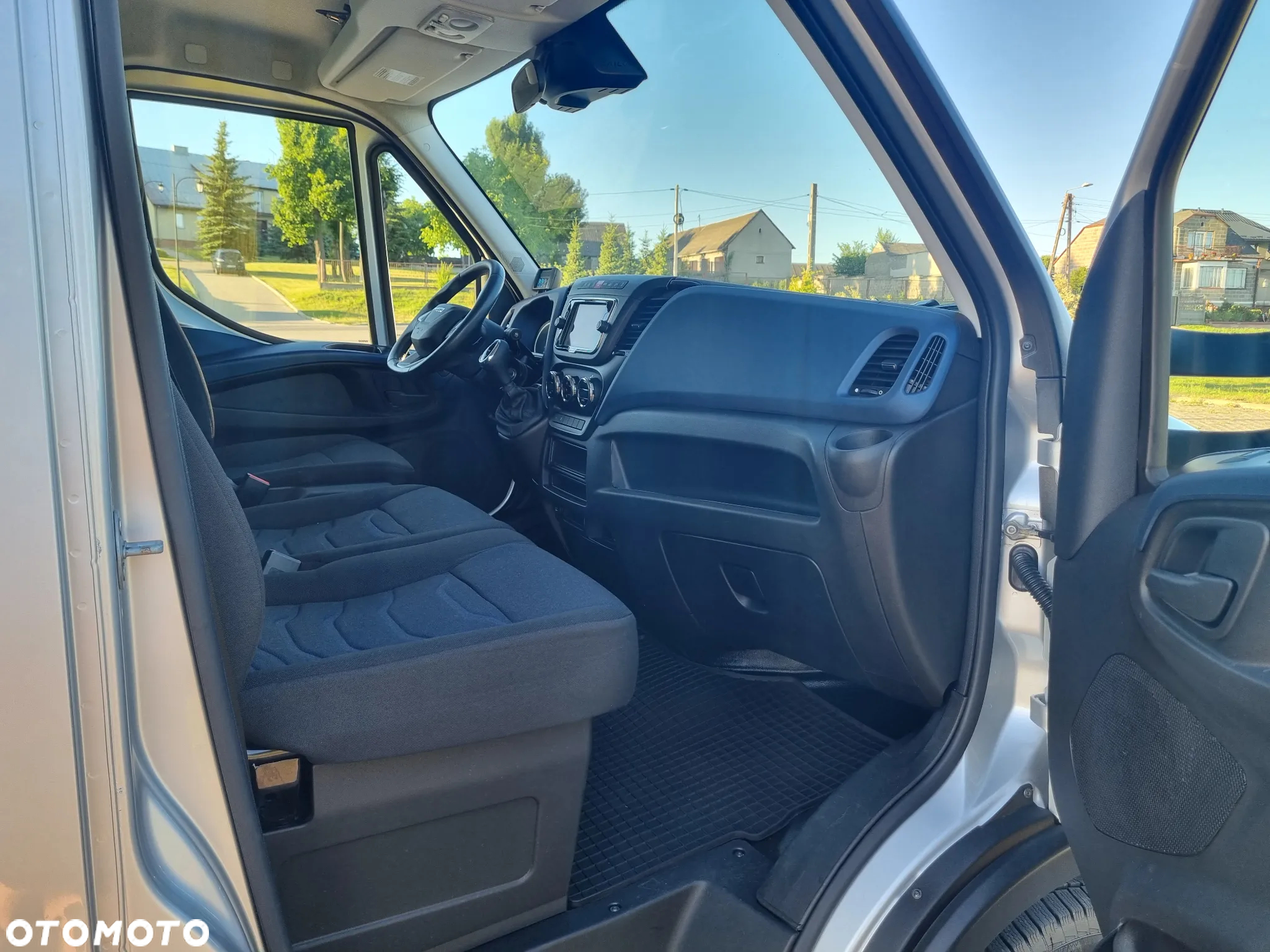 Iveco Daily 50-180 Hi-Matic Chłodnia 8-Palet -20/+20 Zasilanie Stacjonarne 230V Agregat ZANOTTI 350 / UNIKAT / - 15