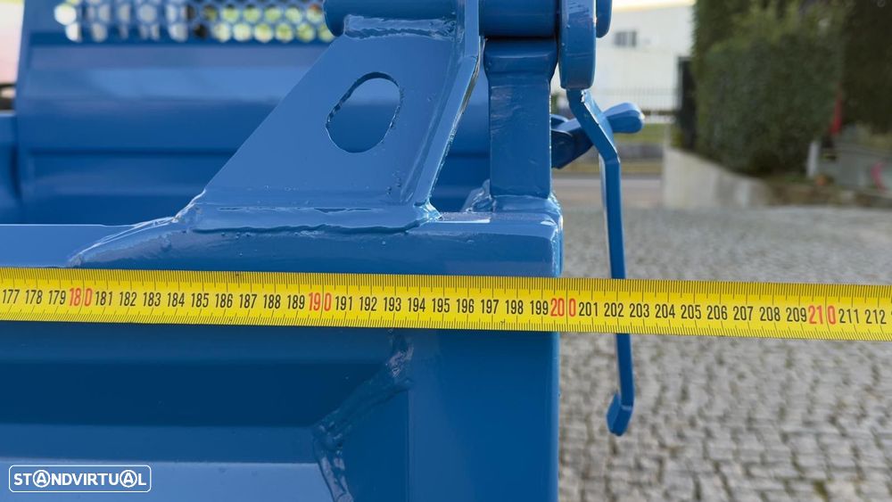 Isuzu NLR BASCULA - 13