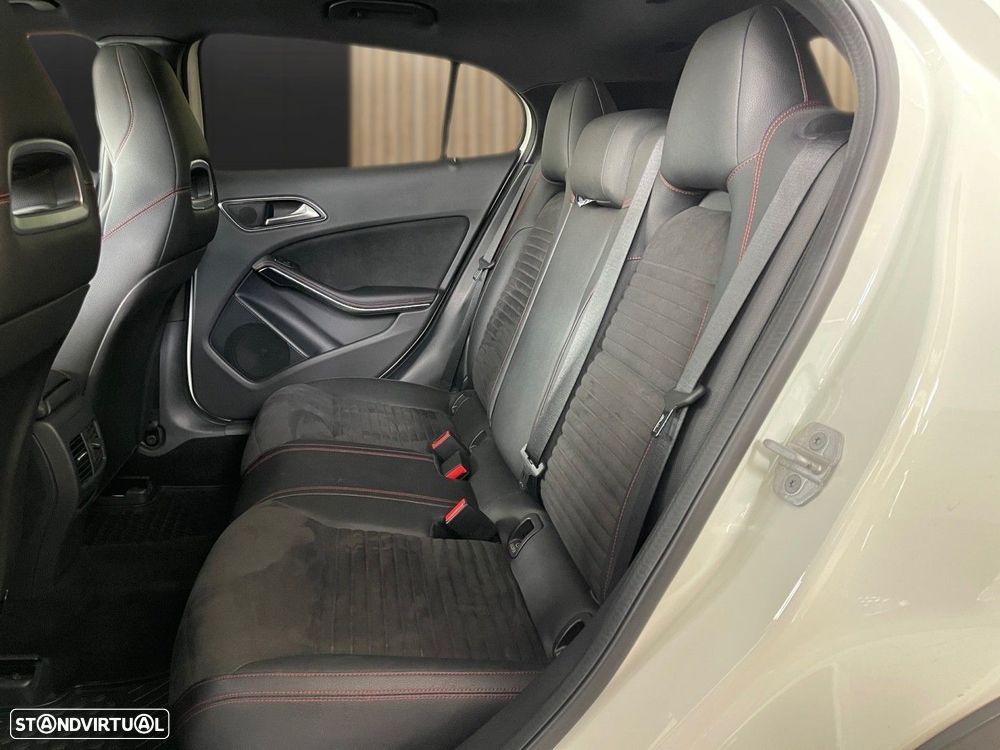Mercedes-Benz GLA 200 d AMG Line - 10