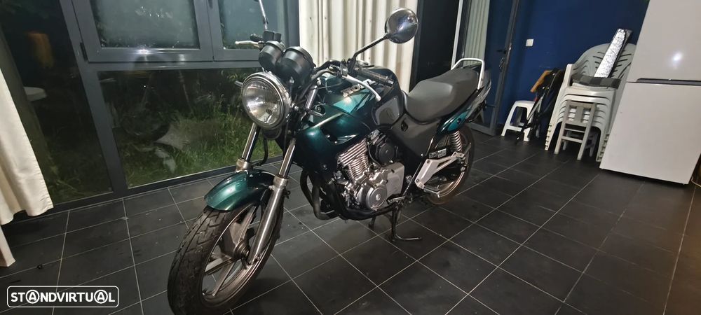 Honda CB PC26 - 1