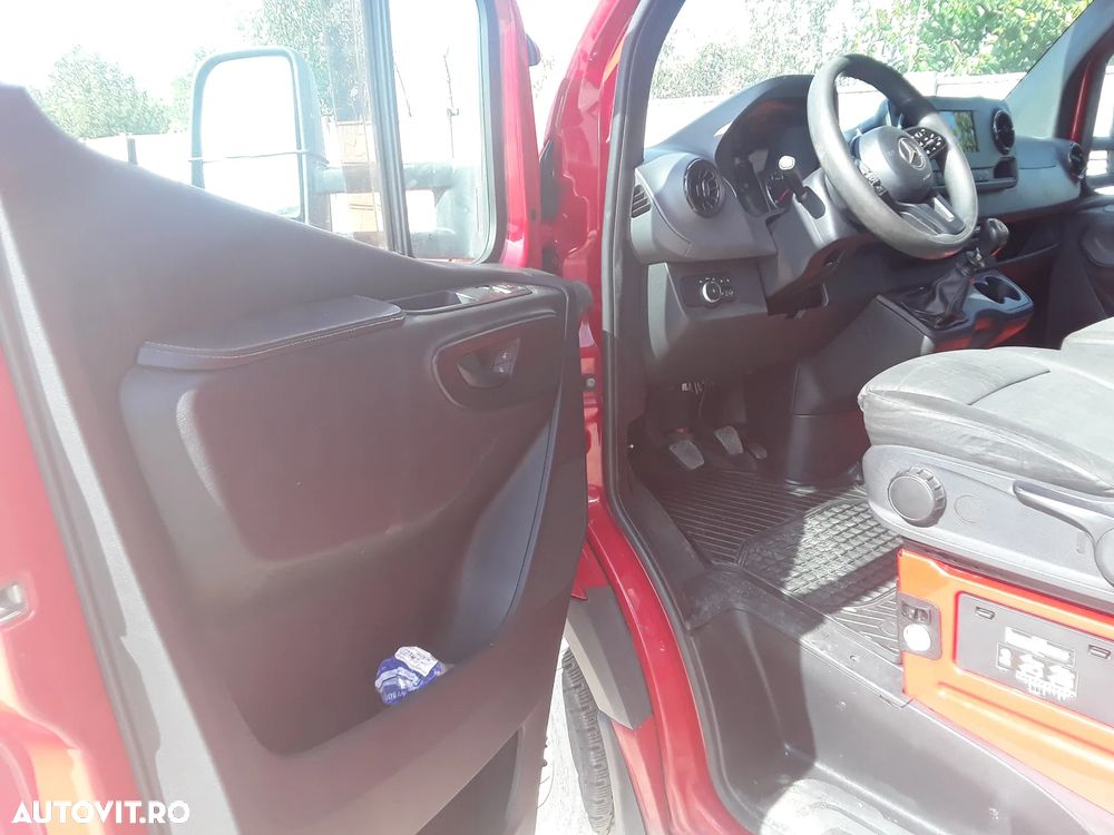 Mercedes-Benz Sprinter - 10