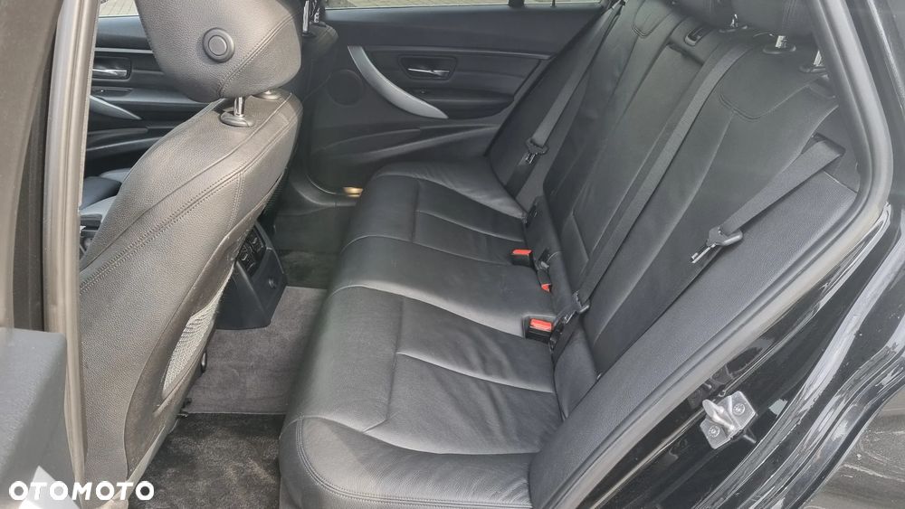 BMW Seria 3 320d Efficient Dynamics Edition - 16