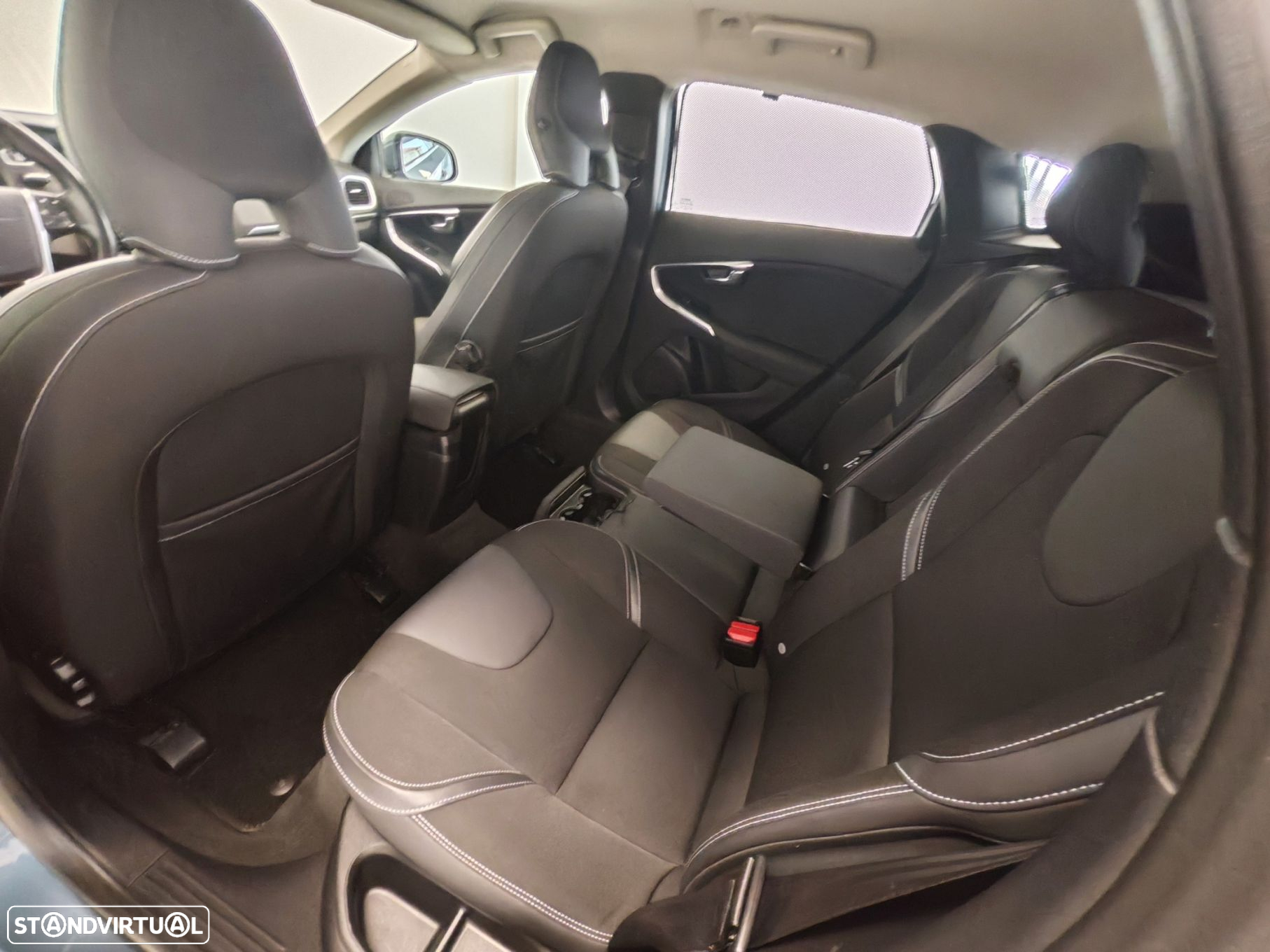 Volvo V40 1.6 D2 Momentum - 44