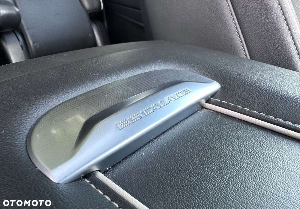 Cadillac Escalade - 27