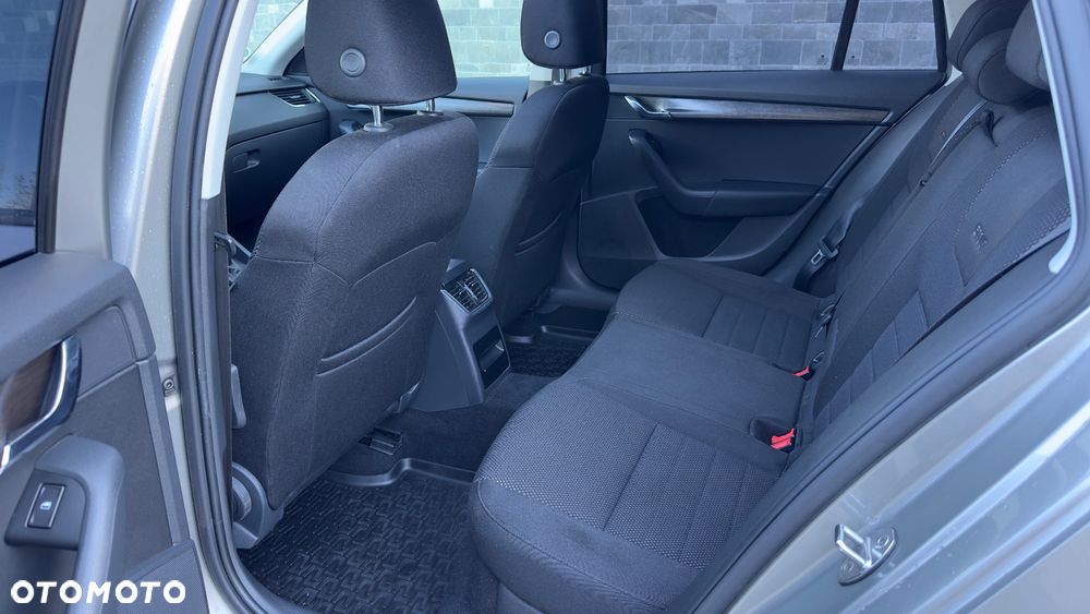 Skoda Octavia Combi 2.0 TDI 4x4 DSG Scout - 16