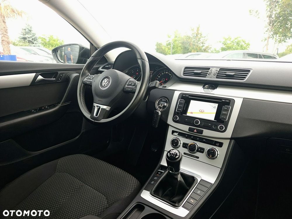 Volkswagen Passat - 34