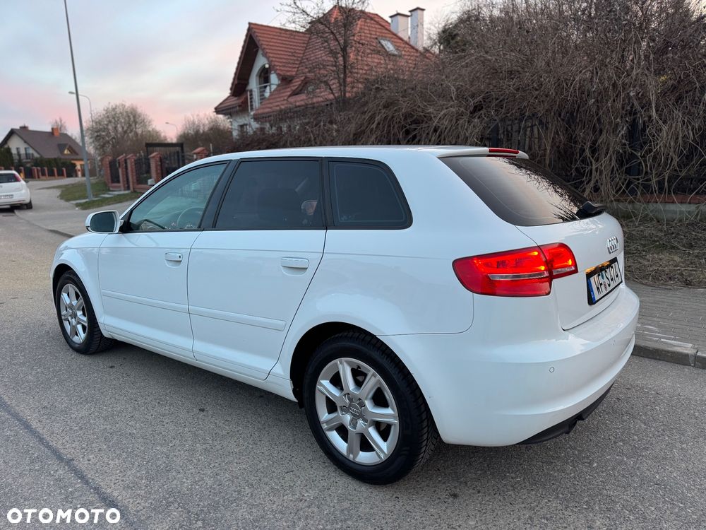 Audi A3 Sportback 2.0 TDI DPF S tronic S line Sportpaket - 5