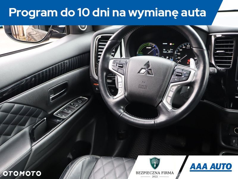 Mitsubishi Outlander - 9