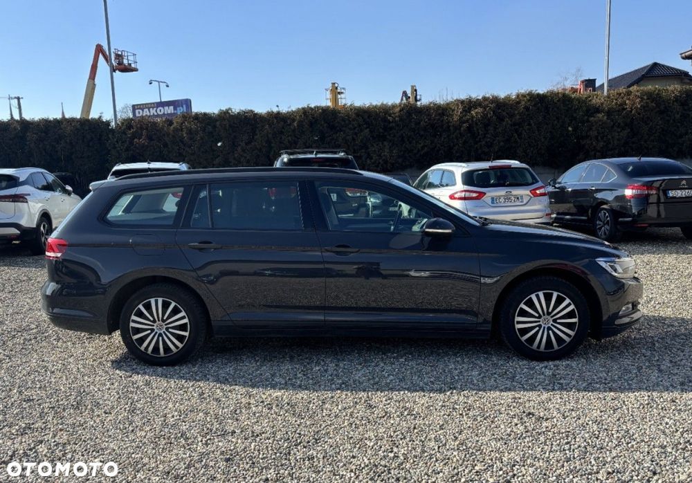 Volkswagen Passat - 8
