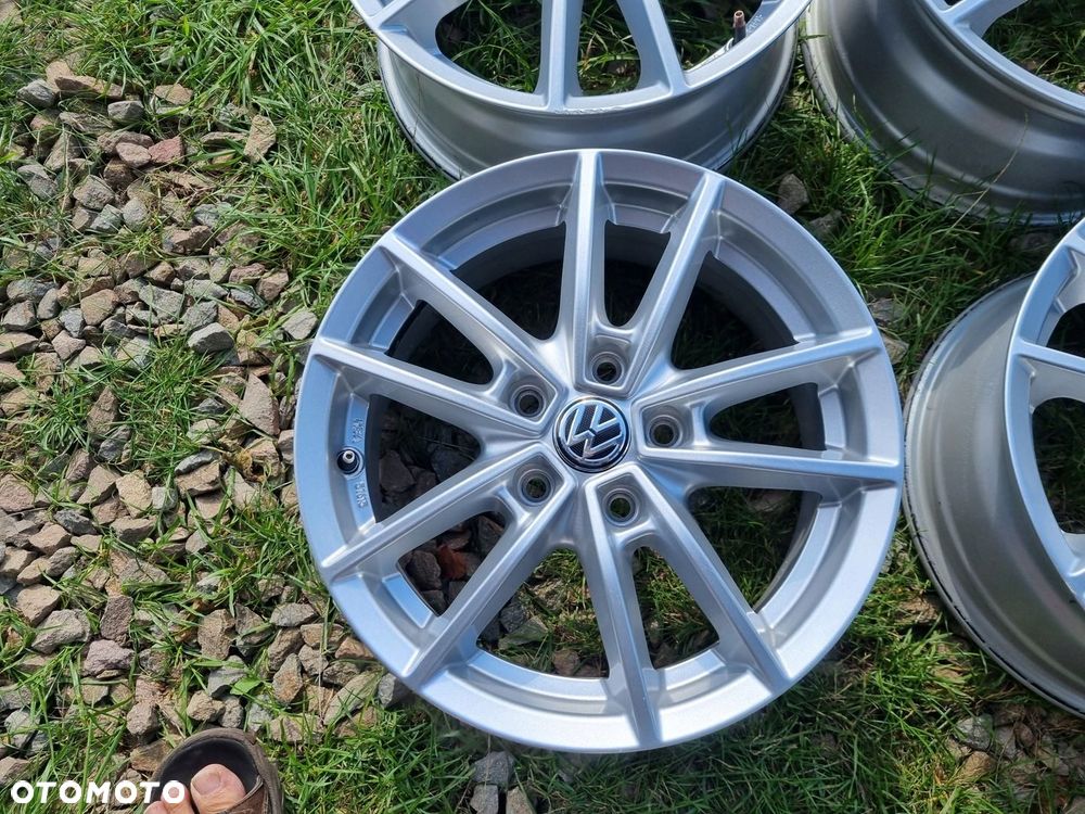 VW GOLF 8 5H0,TOURAN,SEAT LEON,skoda,audi Q3 alu 6,5X16ET45 5X112 bdb stan - 2