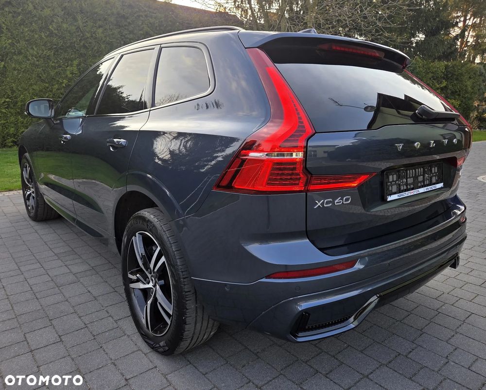 Volvo XC 60 B4 D Ultimate Dark - 11