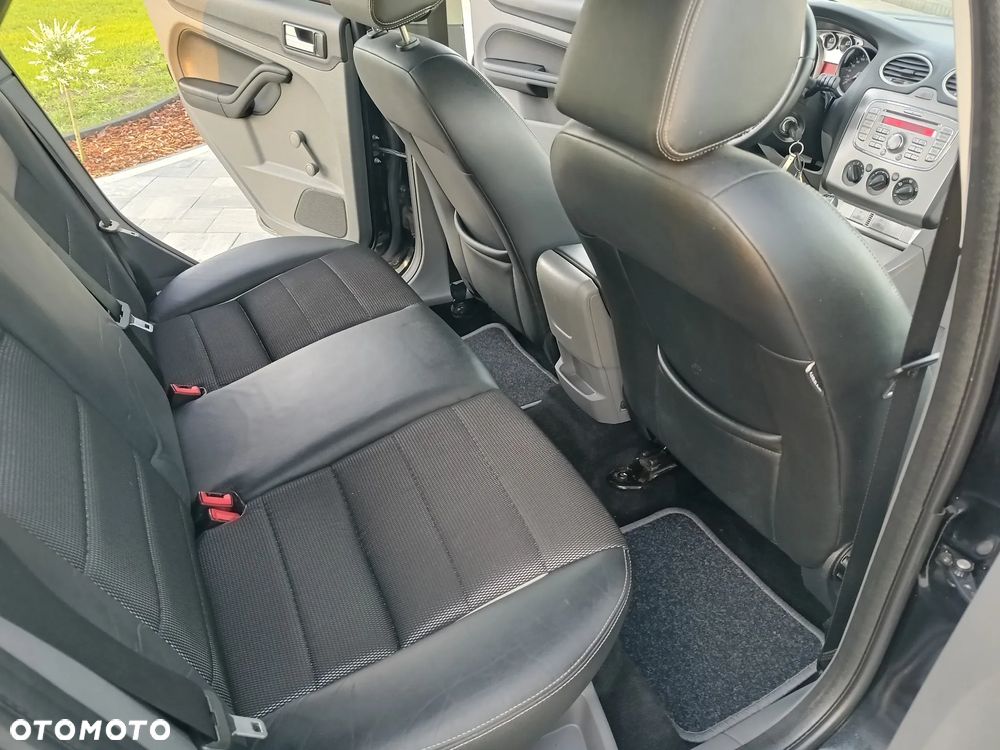 Ford Focus 1.6 16V Black Magic - 11