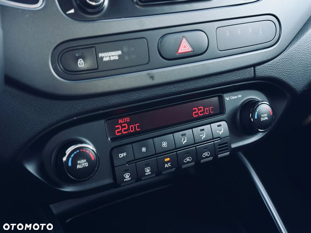 Kia Carens 1.7 CRDi L - 26