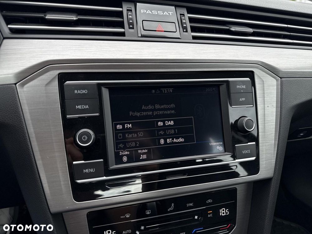 Volkswagen Passat - 22