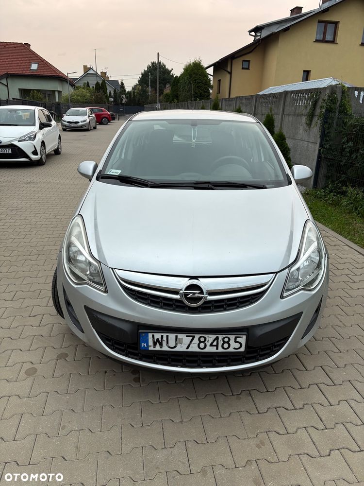 Opel Corsa 1.2 16V Essentia - 1
