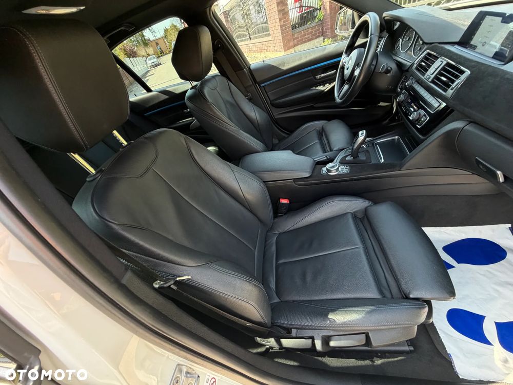 BMW Seria 3 320d xDrive M Sport - 17