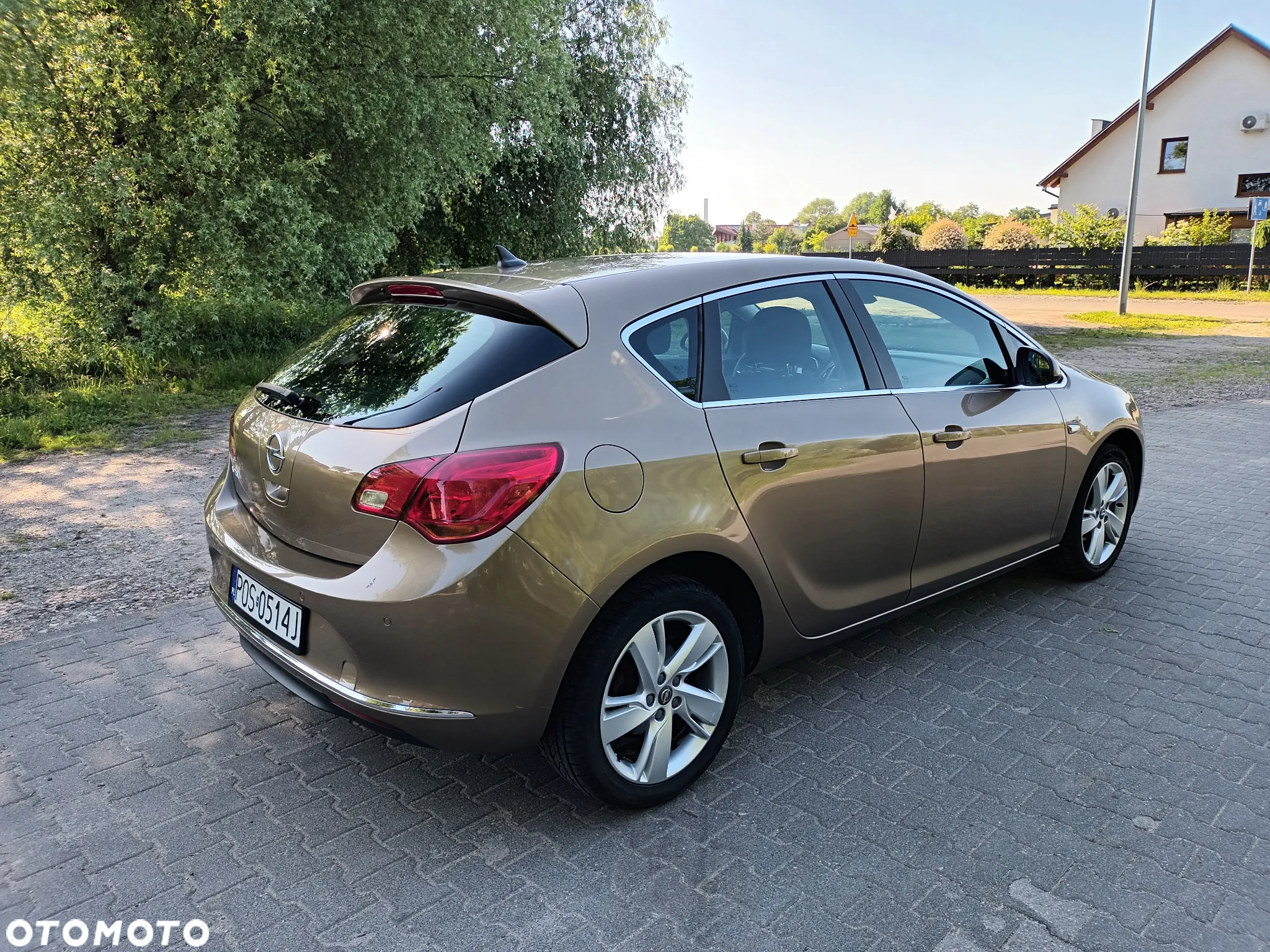 Opel Astra IV 1.4 T Cosmo - 9