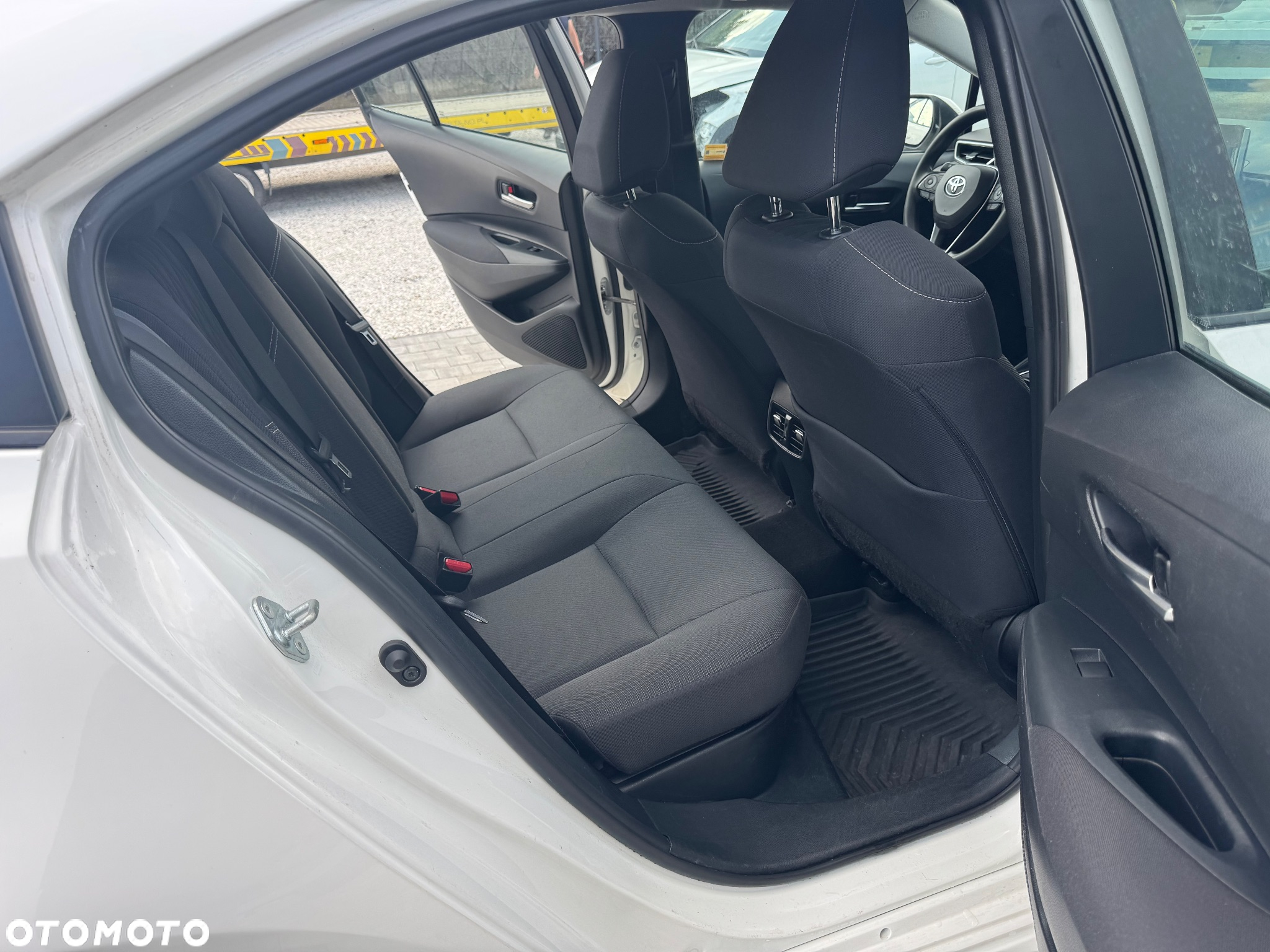 Toyota Corolla 1.8 Hybrid Active - 22