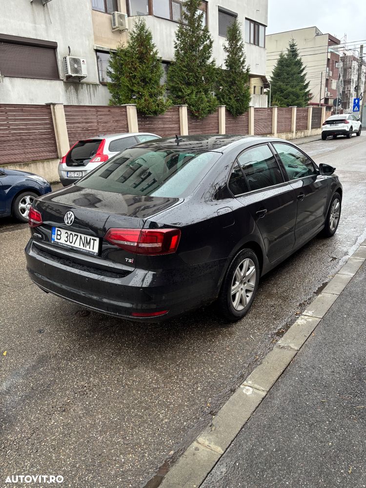 Volkswagen Jetta - 5