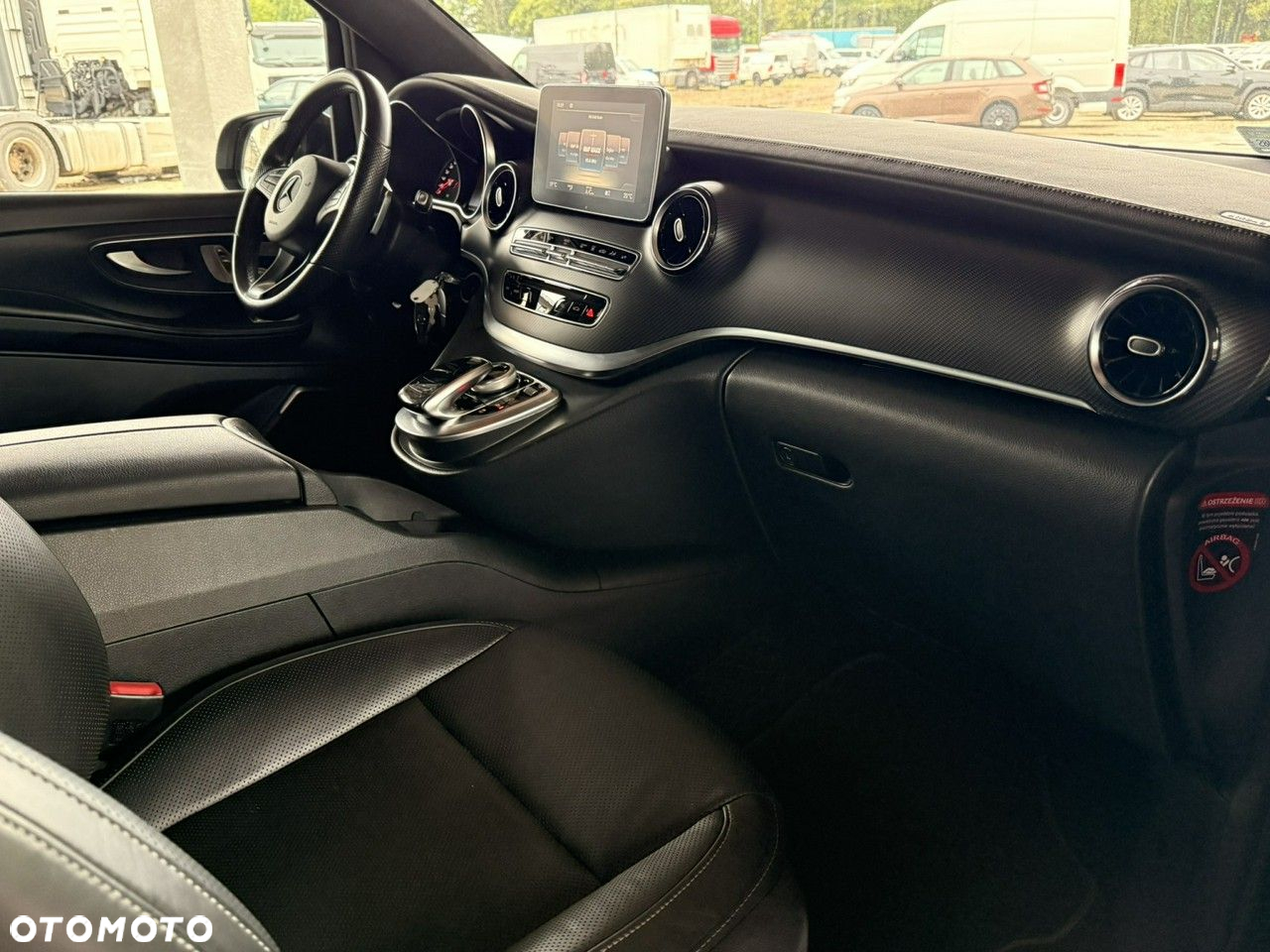 Mercedes-Benz Klasa V - 21