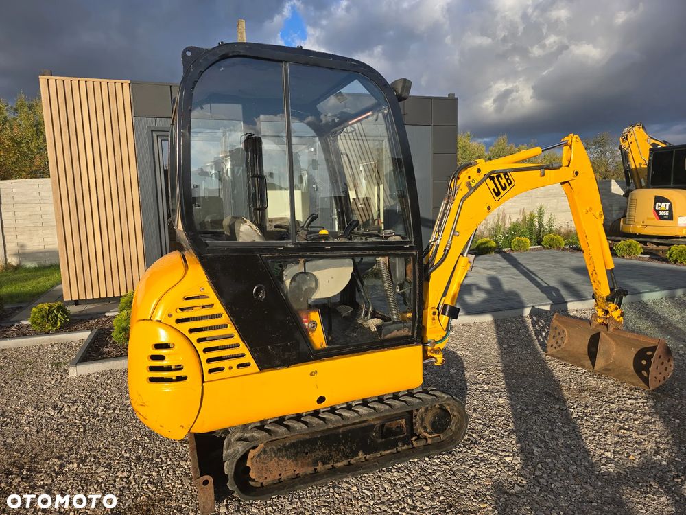 JCB - 9