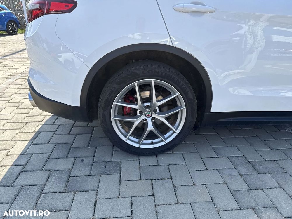Alfa Romeo Stelvio 2.0 Turbo AWD AT8 Estrema - 24