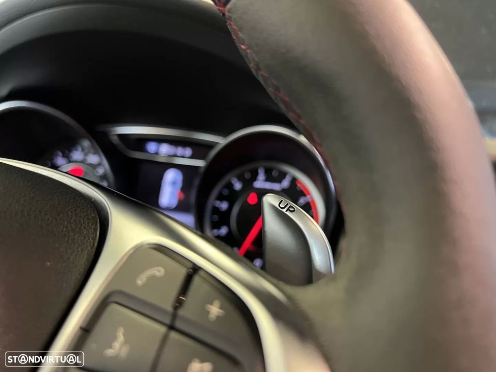 Mercedes-Benz CLA 45 AMG 4Matic Speedshift 7G-DCT Night Edition - 28