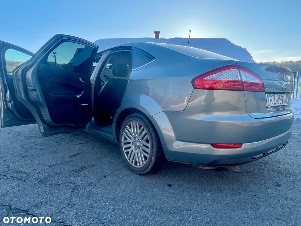 Ford Mondeo 2.0 TDCi Ghia - 16