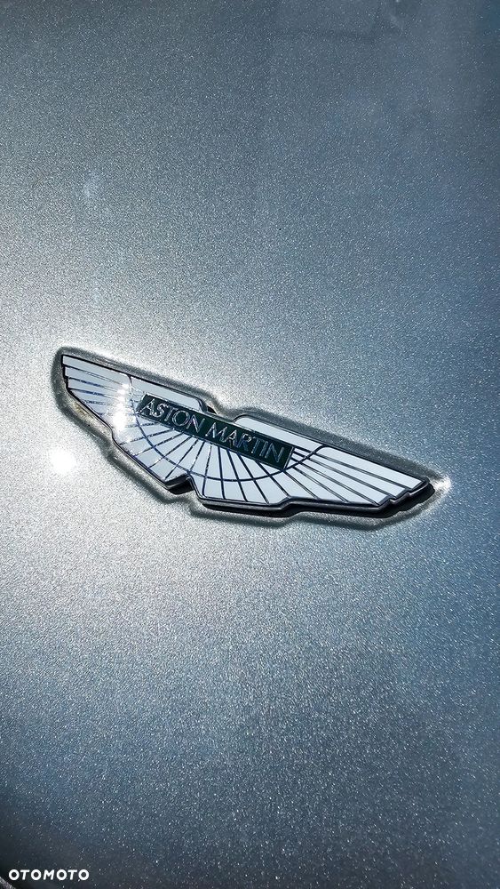 Aston Martin DB9 Standard - 20