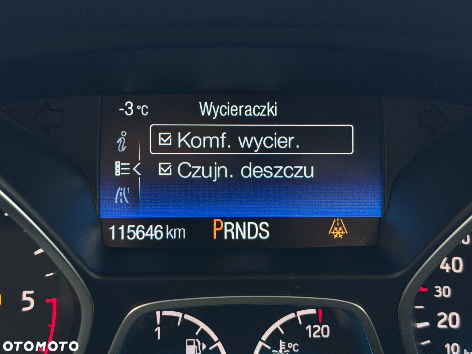 Ford Kuga Vignale 2.0 TDCi AWD - 28