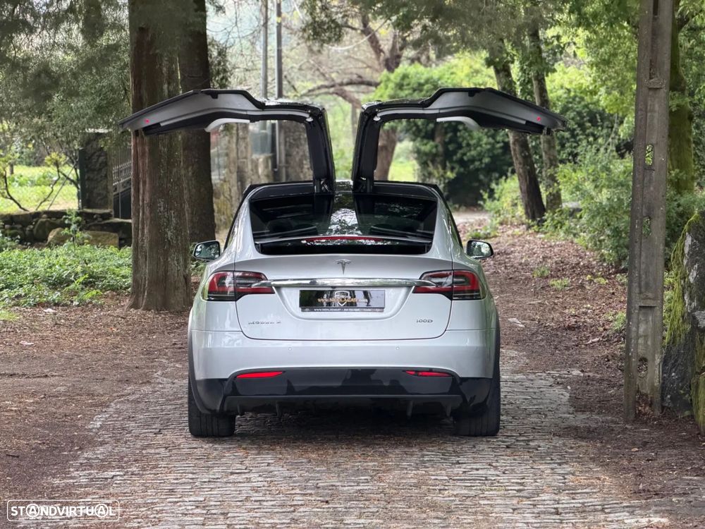 Tesla Model X 100D - 36