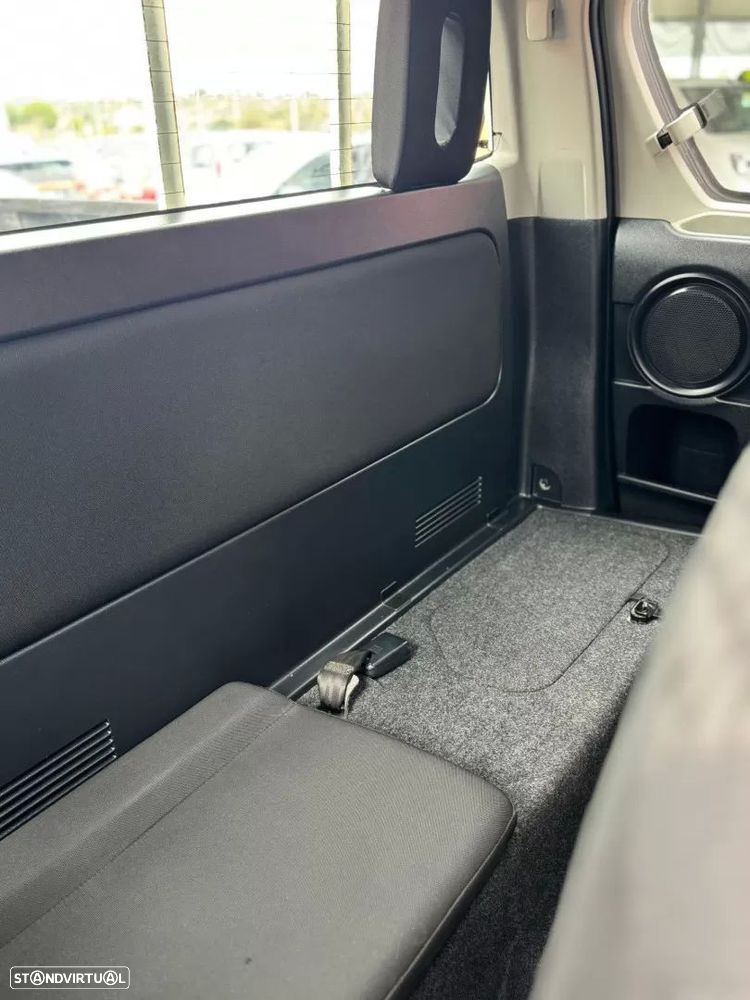 Toyota hilux 2.4 d-4d 2wd ce 3l - 18